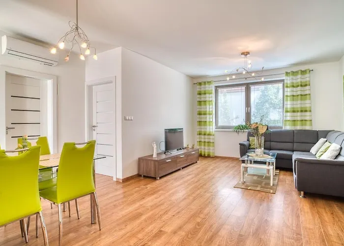 Daire Center With Parking