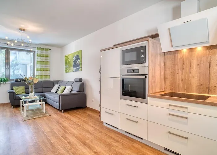 Center With Parking Daire